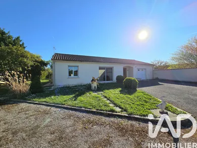 Traditional house in Saint-Martin-la-Pallu (86170)