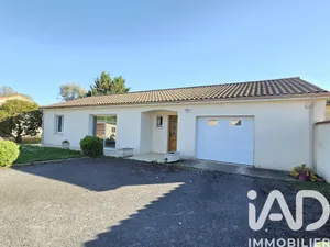 Traditional house in Saint-Martin-la-Pallu (86170)