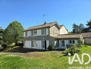 Mansion in Vouneuil-sous-Biard (86580)