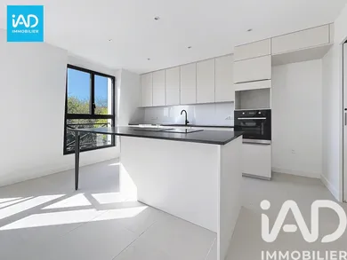 Apartment in Garches (92380)