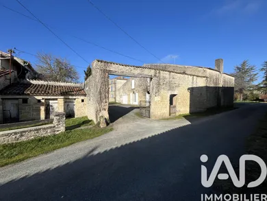 Village house in Saint-Georges-de-Longuepierre (17470)