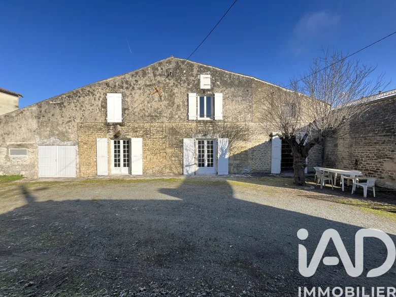 Maison 5 pièces 96 m² · à Saint-Georges-de-Longuepierre · 96 m² · 117 000 €