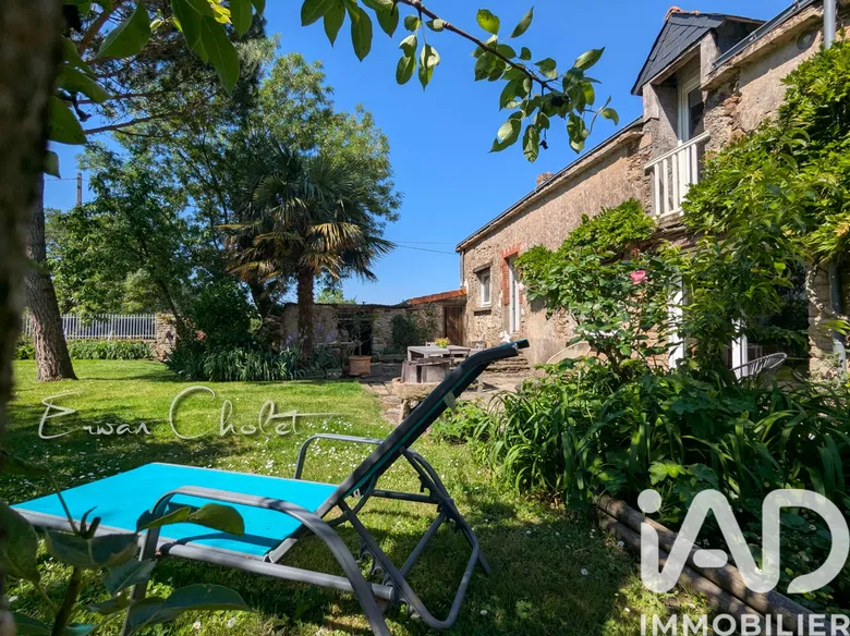 Maison 8 pièces 190 m² · à Saint-Étienne-de-Montluc · 190 m² · 549 000 €