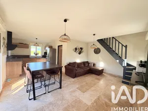 Townhouse in Longué-Jumelles (49160)