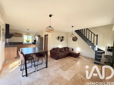Townhouse in Longué-Jumelles (49160)