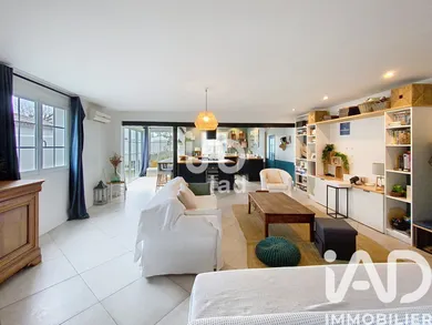 Traditional house in Loix (17111)