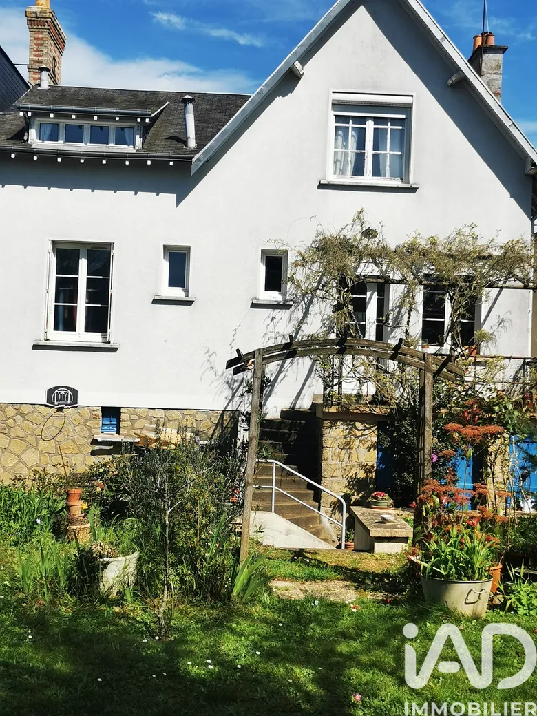 Maison 6 pièces 130 m² · à Connerré · 130,3 m² · 219 000 €