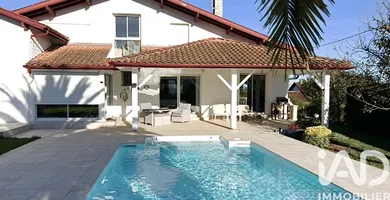 Maison à Saint-Palais (64120)