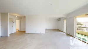 Apartment in Six-Fours-les-Plages (83140)