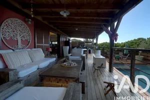 Maison d'architecte à Les avirons (97425)