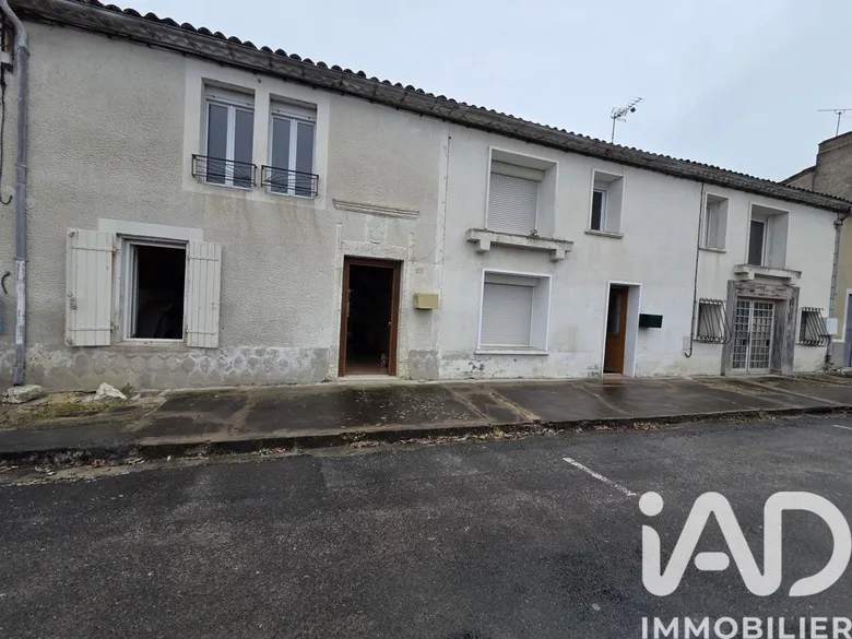 Maison 10 pièces 250 m² · à Saussignac · 250 m² · 198 000 €
