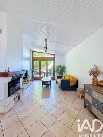 Maison à Combs-la-Ville (77380)