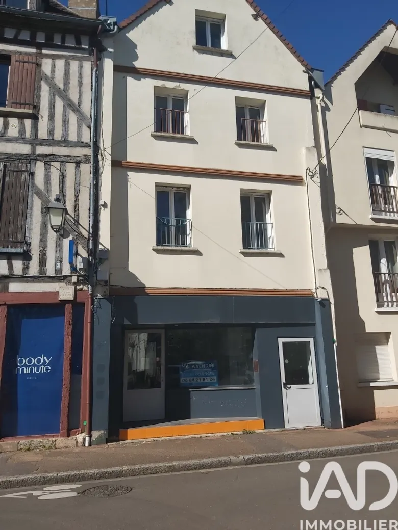 Immeuble 243 m² · à Sens · 243 m² · 158 000 €