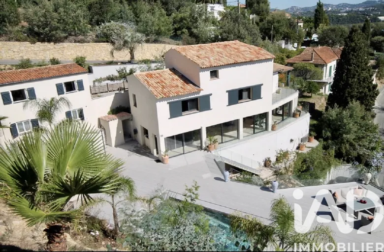 Maison 10 pièces 348 m² · à Mandelieu-la-Napoule · 348 m² · 1 700 000 €