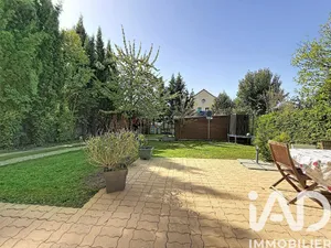 House in Vaux-sur-Seine (78740)