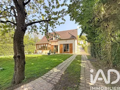 House in Vaux-sur-Seine (78740)