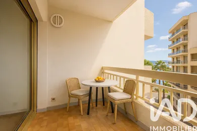Apartment in Antibes (06160)