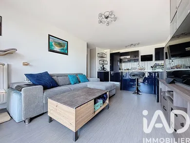 Apartment in Bondoufle (91070)