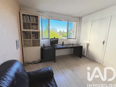 Studio à Bois-Colombes (92270)