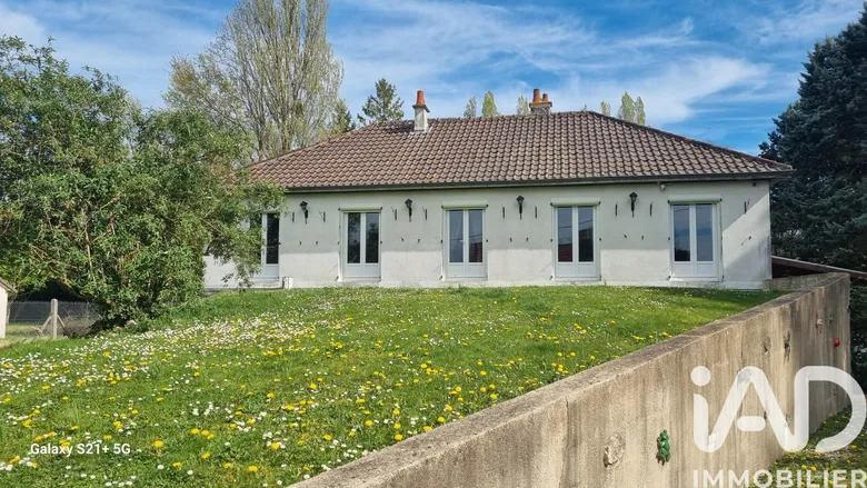 Maison 9 pièces 192 m² · à Oussoy-en-Gâtinais · 192 m² · 239 000 €