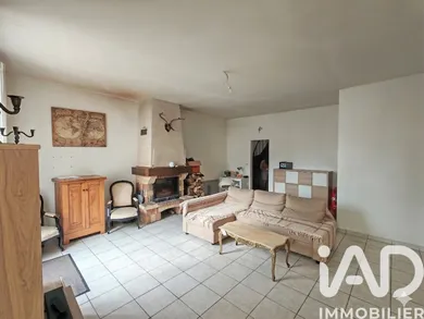 Village house in Tresson (72440)