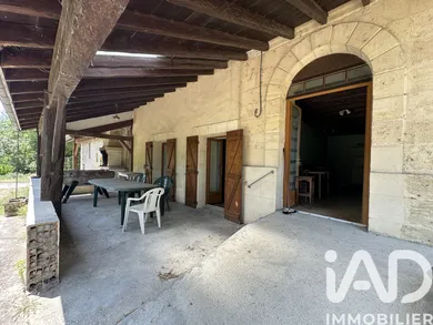 Maison de campagne à Saint-Laurent-d'Arce (33240)