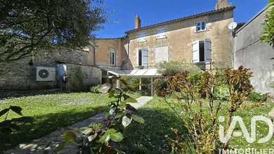 Maison de ville à Valence-en-Poitou (86700)