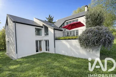 Architectural house in Vauhallan (91430)