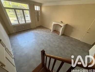 Townhouse in Parthenay (79200)