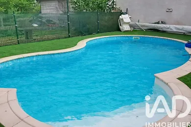 Domain in Fontaines-d'Ozillac (17500)