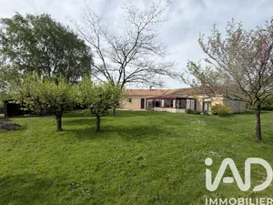 Maison de ville à La Châtaigneraie (85120)