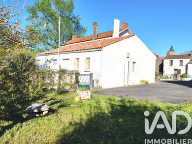 Maison traditionnelle à Saint-Juire-Champgillon (85210)