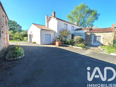 Maison traditionnelle à Saint-Juire-Champgillon (85210)