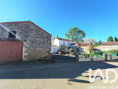 Maison traditionnelle à Saint-Juire-Champgillon (85210)