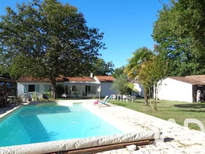 Maison à Fontcouverte (17100)