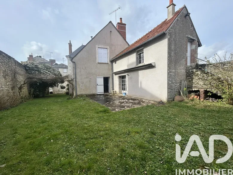Maison 11 pièces 325 m² · à Menars · 325 m² · 386 000 €