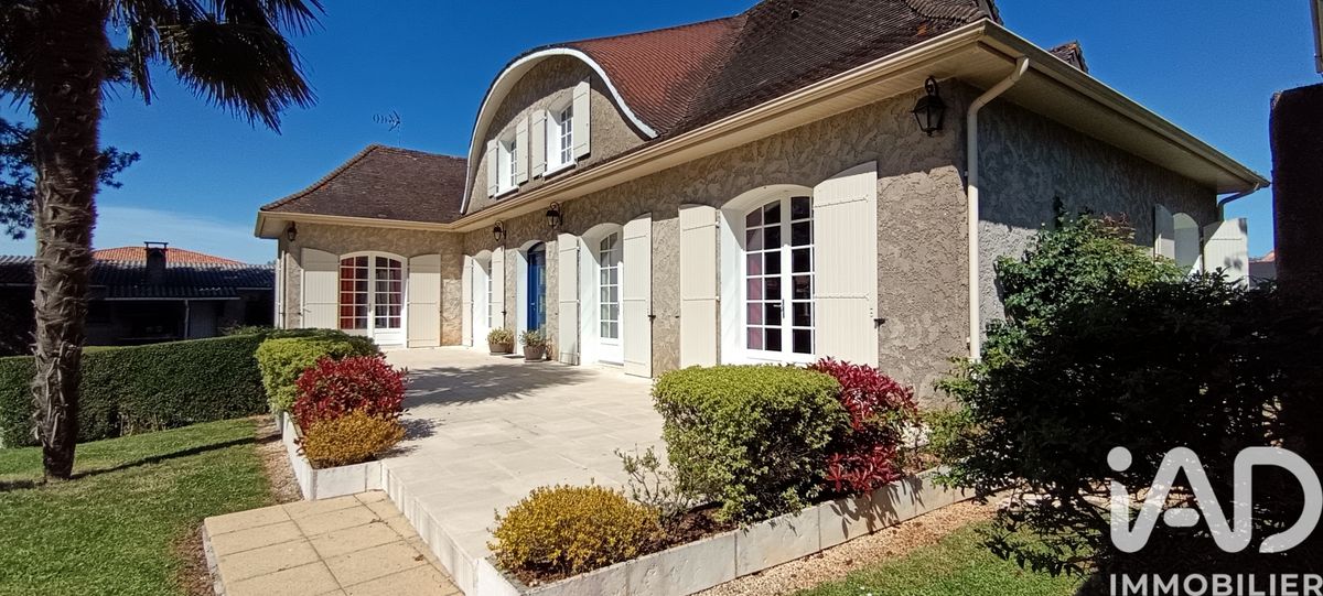 Vente maison à Vivonne (86370) : maison traditionnelle 8 pièces 217 m² ...