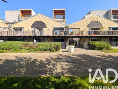 Apartment in Bordeaux (33300)