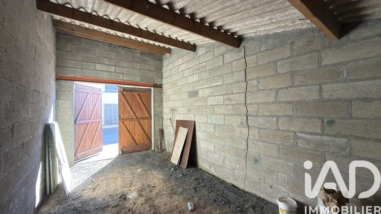 Parking 17 m² · à Chèvreville · 17 m² · 14 000 €