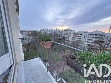 Apartment in La Garenne-Colombes (92250)