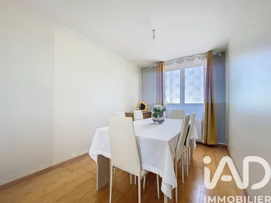 Appartement à Sainte-Geneviève-des-Bois (91700)