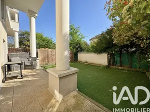 Duplex in Villeneuve-la-Garenne (92390)