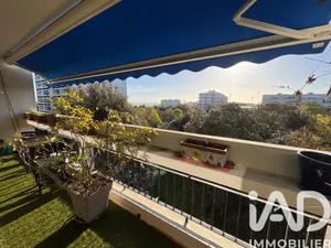 Apartment in La Rochelle (17000)