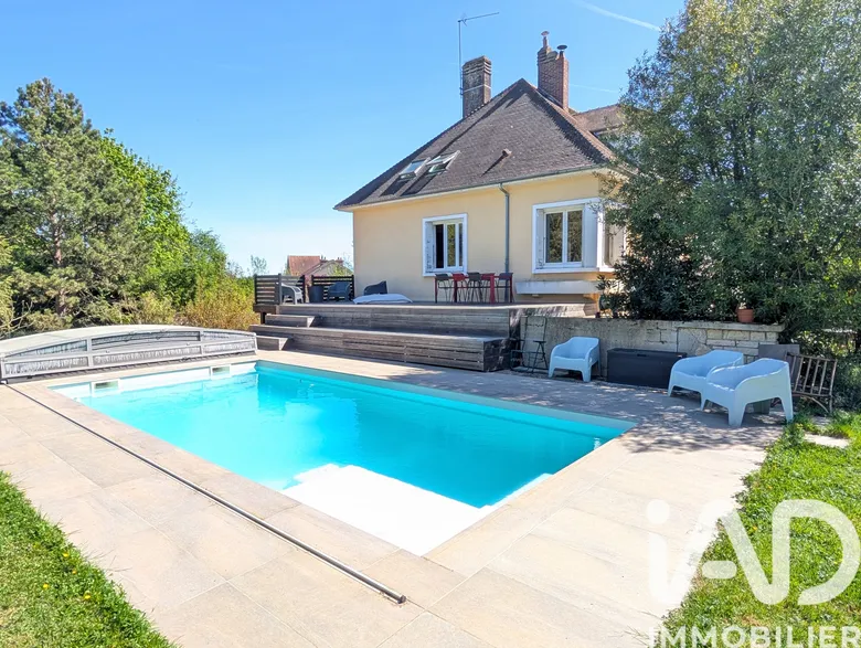 Maison 8 pièces 190 m² · à Auxerre · 190 m² · 393 000 €