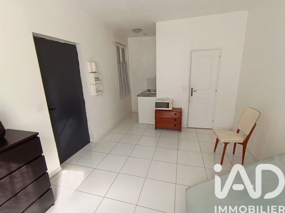 Appartement 1 pièce de 19 m² à Corbeil-Essonnes (91100)