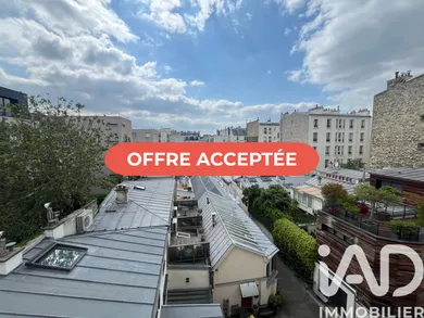 Apartment in Paris (75010)
