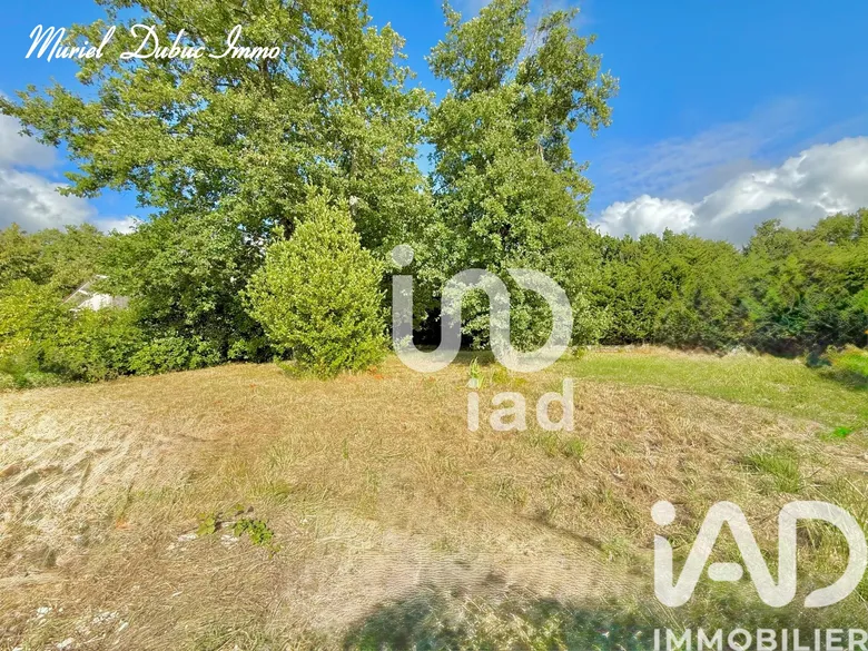 Terrain à bâtir à Breuillet (17920) · 99 000 €