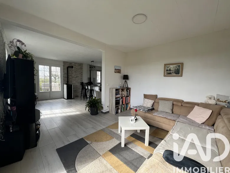 Maison 7 pièces 194 m² · à Sougé-le-Ganelon · 194 m² · 215 000 €