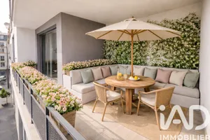 Apartment in Paris (75012)