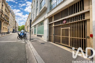 Parking in Paris (75009)